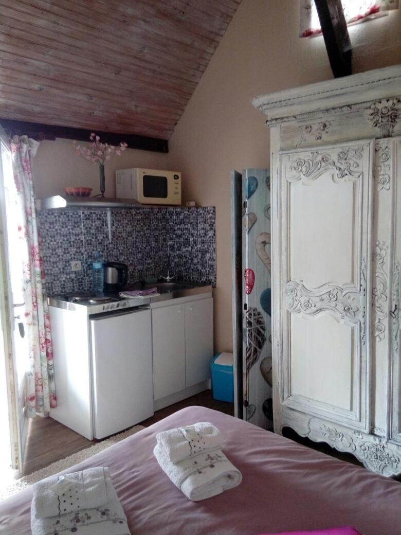 Domaine Du Mont Scolan Bed & Breakfast Montgardon Екстериор снимка