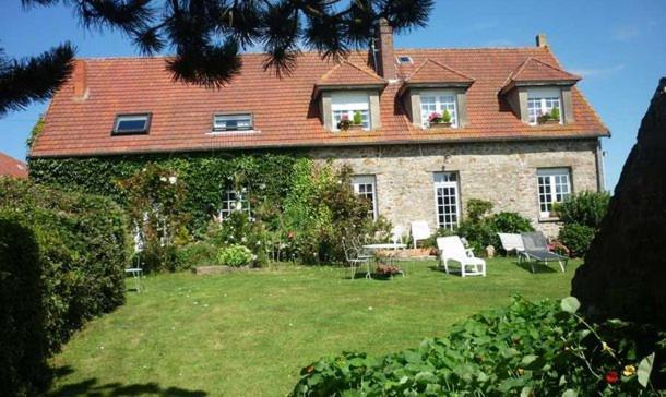 Domaine Du Mont Scolan Bed & Breakfast Montgardon Екстериор снимка