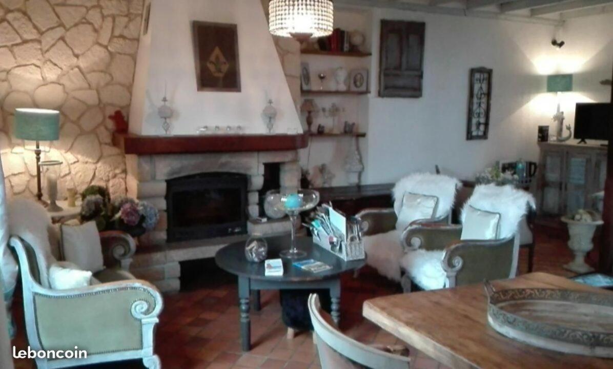 Domaine Du Mont Scolan Bed & Breakfast Montgardon Екстериор снимка